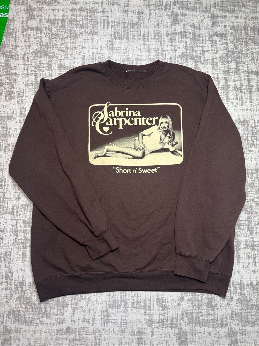 Sabrina Carpenter Brown Graphic Crewneck Sweatshirt 28X24.5 PTP